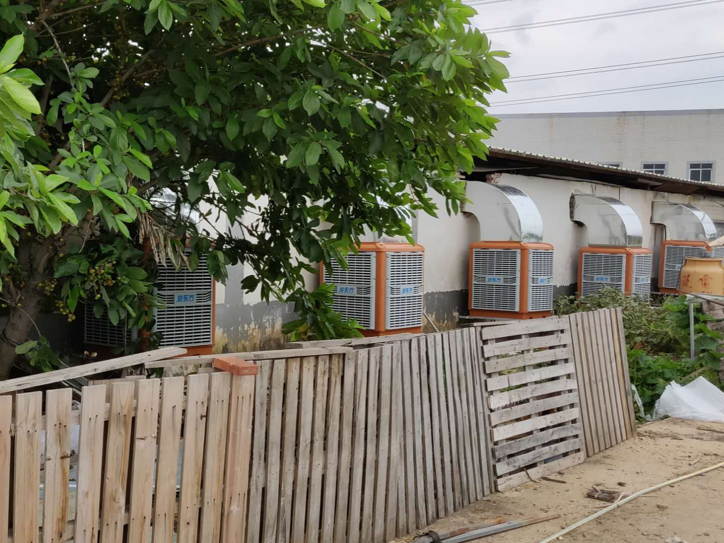 珍珠棉生產車間環(huán)?？照{降溫方案