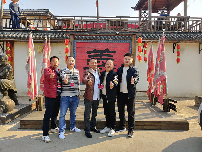 潤東方環(huán)??照{(diào)團(tuán)隊出游 潤東方環(huán)保空調(diào)團(tuán)隊出游